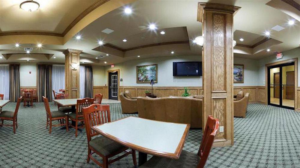 Holiday Inn Express Hotel & Suites Zapata By Ihg Exterior photo