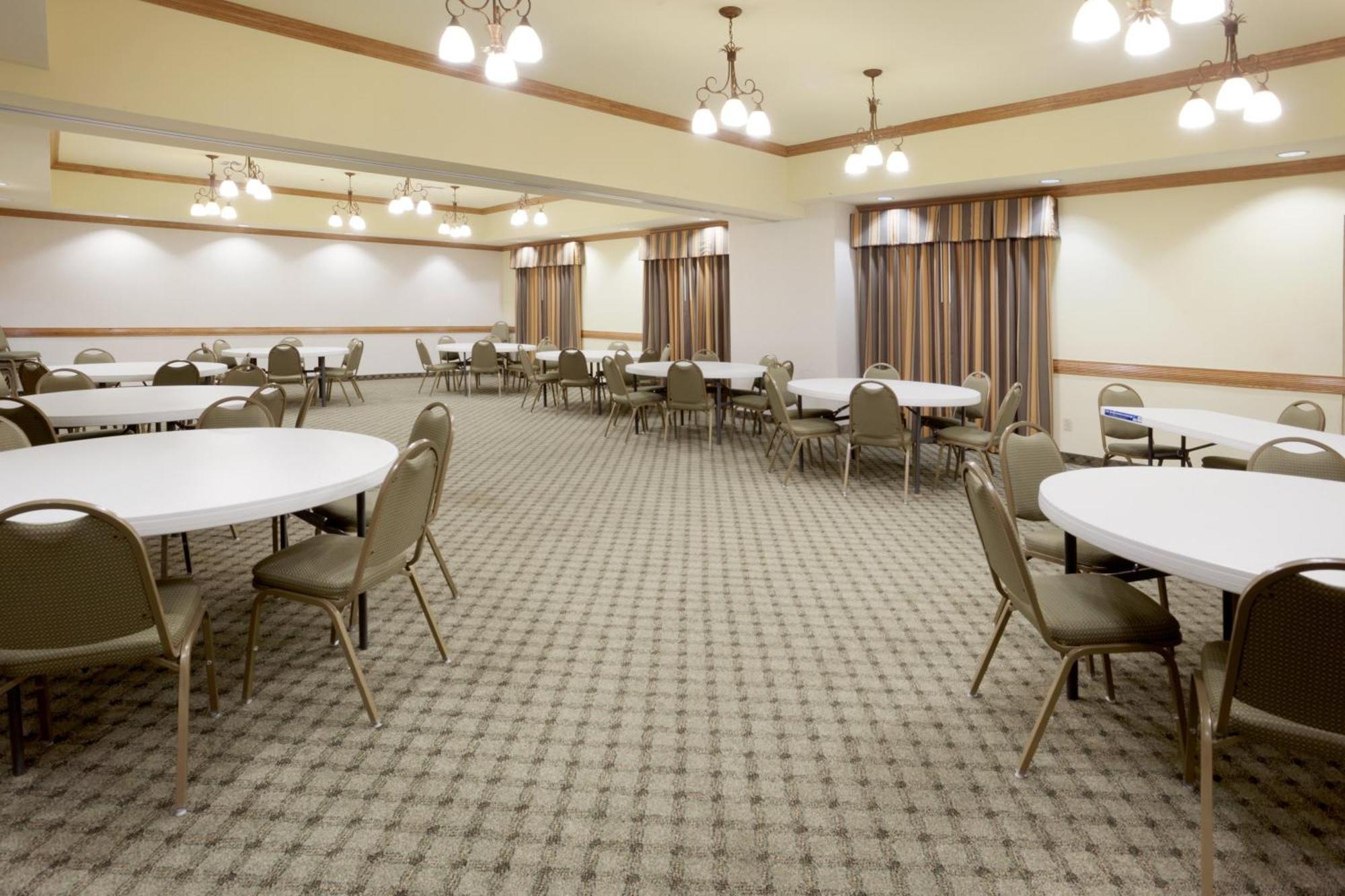 Holiday Inn Express Hotel & Suites Zapata By Ihg Exterior photo